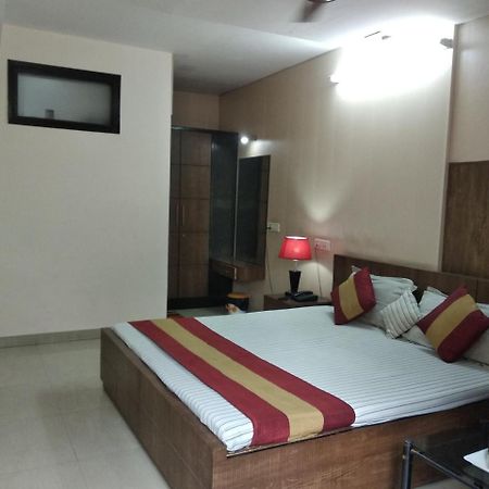 Hotel Palace Amritsar Buitenkant foto