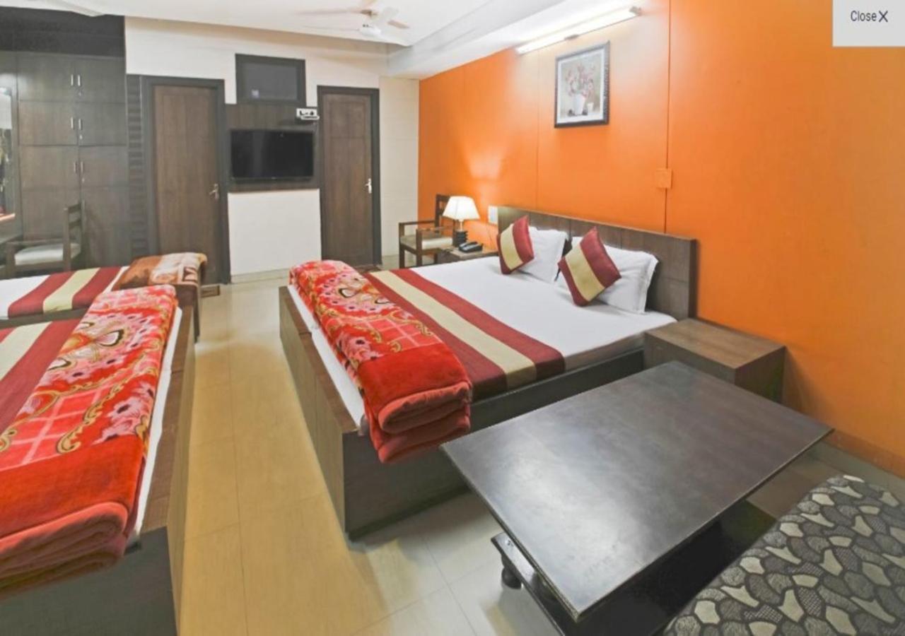 Hotel Palace Amritsar Buitenkant foto