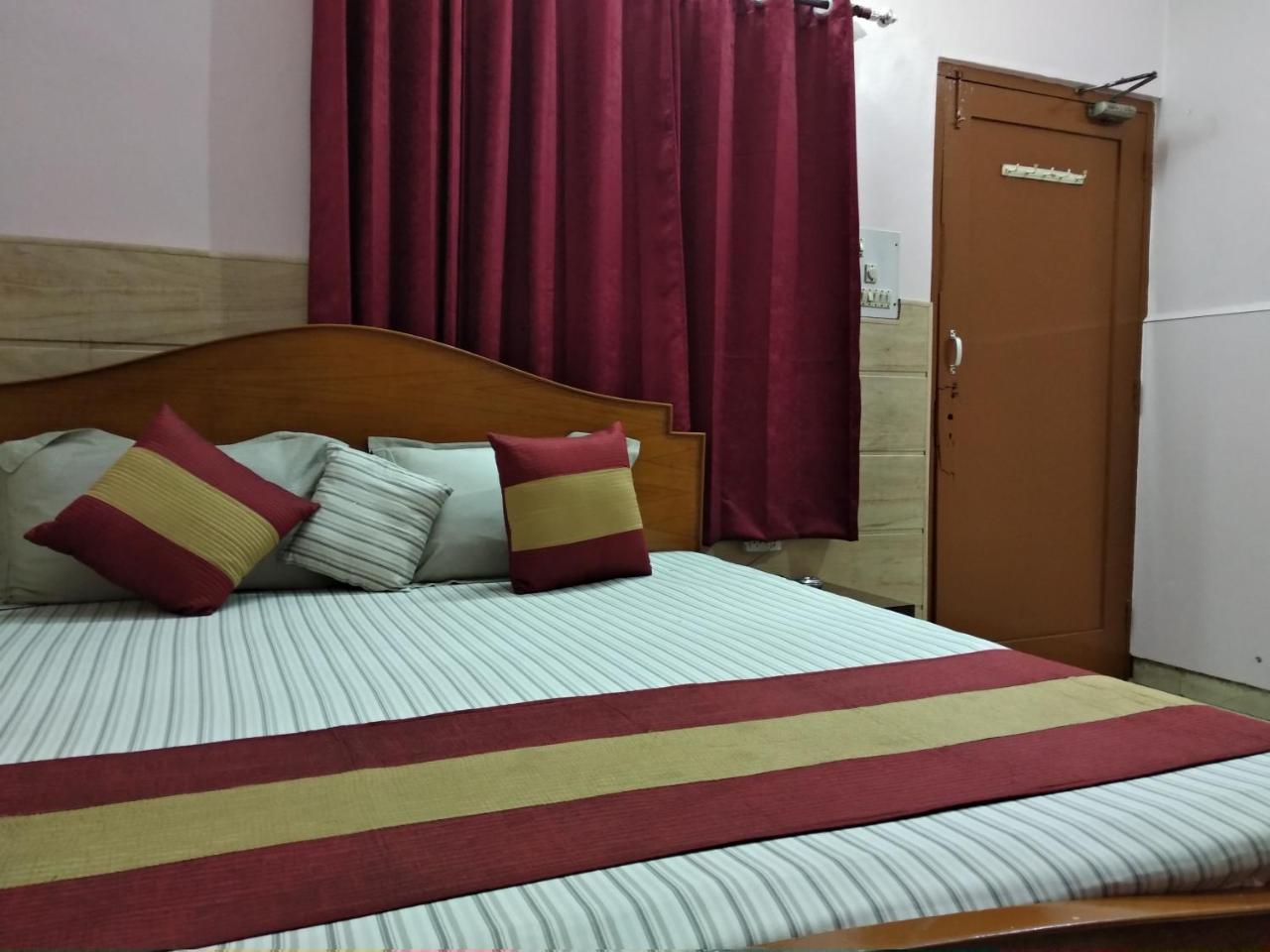 Hotel Palace Amritsar Buitenkant foto