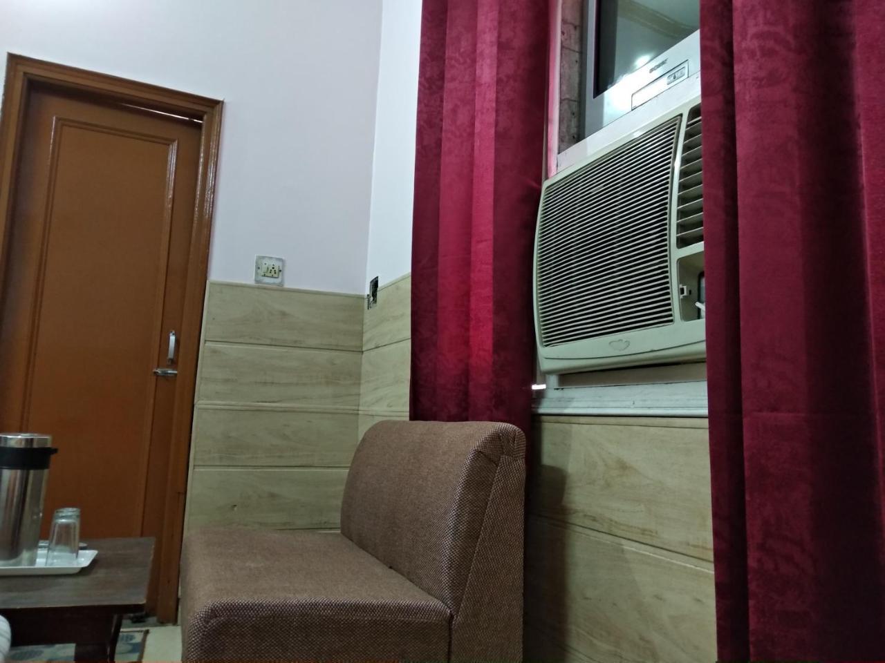 Hotel Palace Amritsar Buitenkant foto