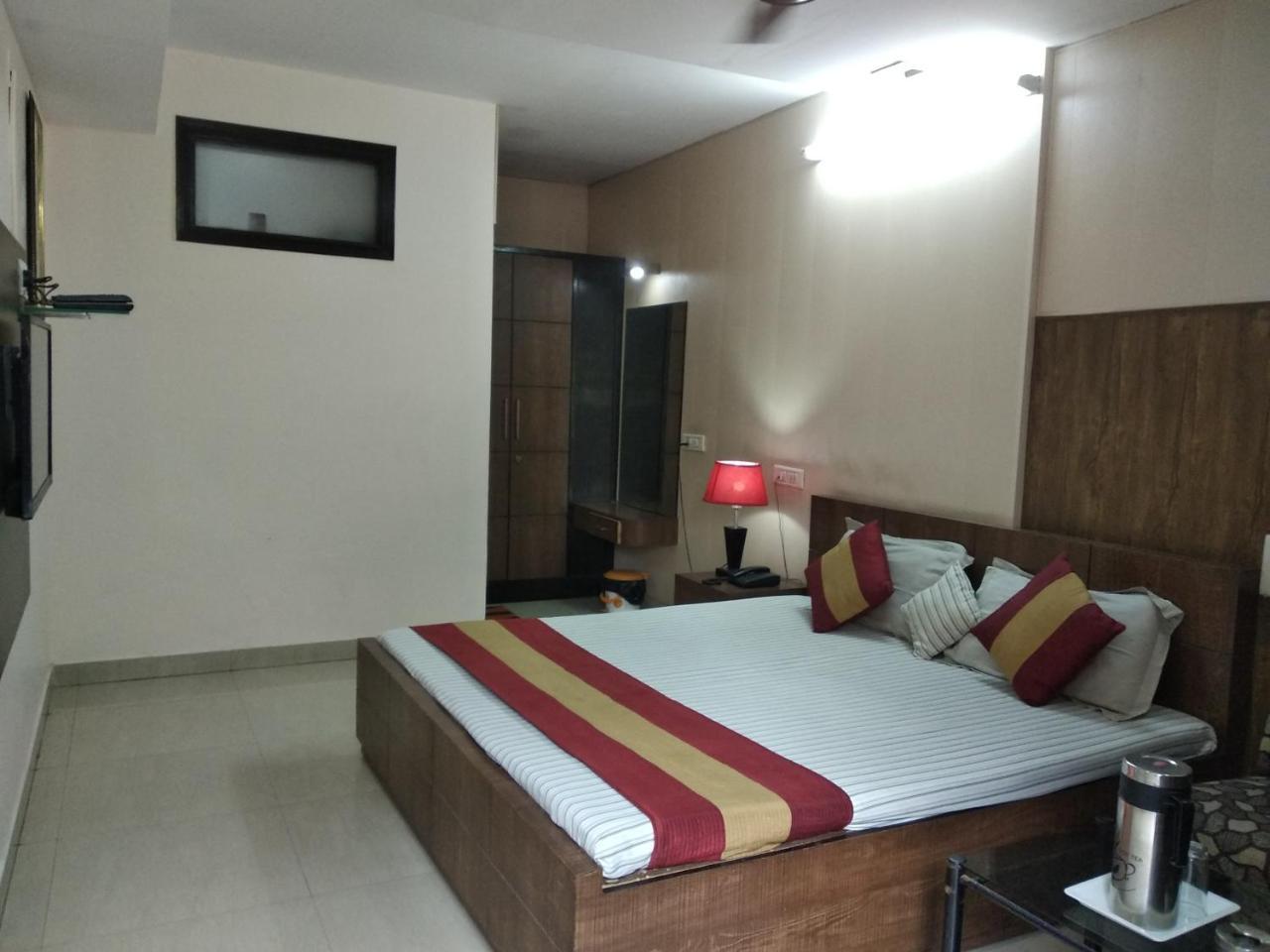 Hotel Palace Amritsar Buitenkant foto