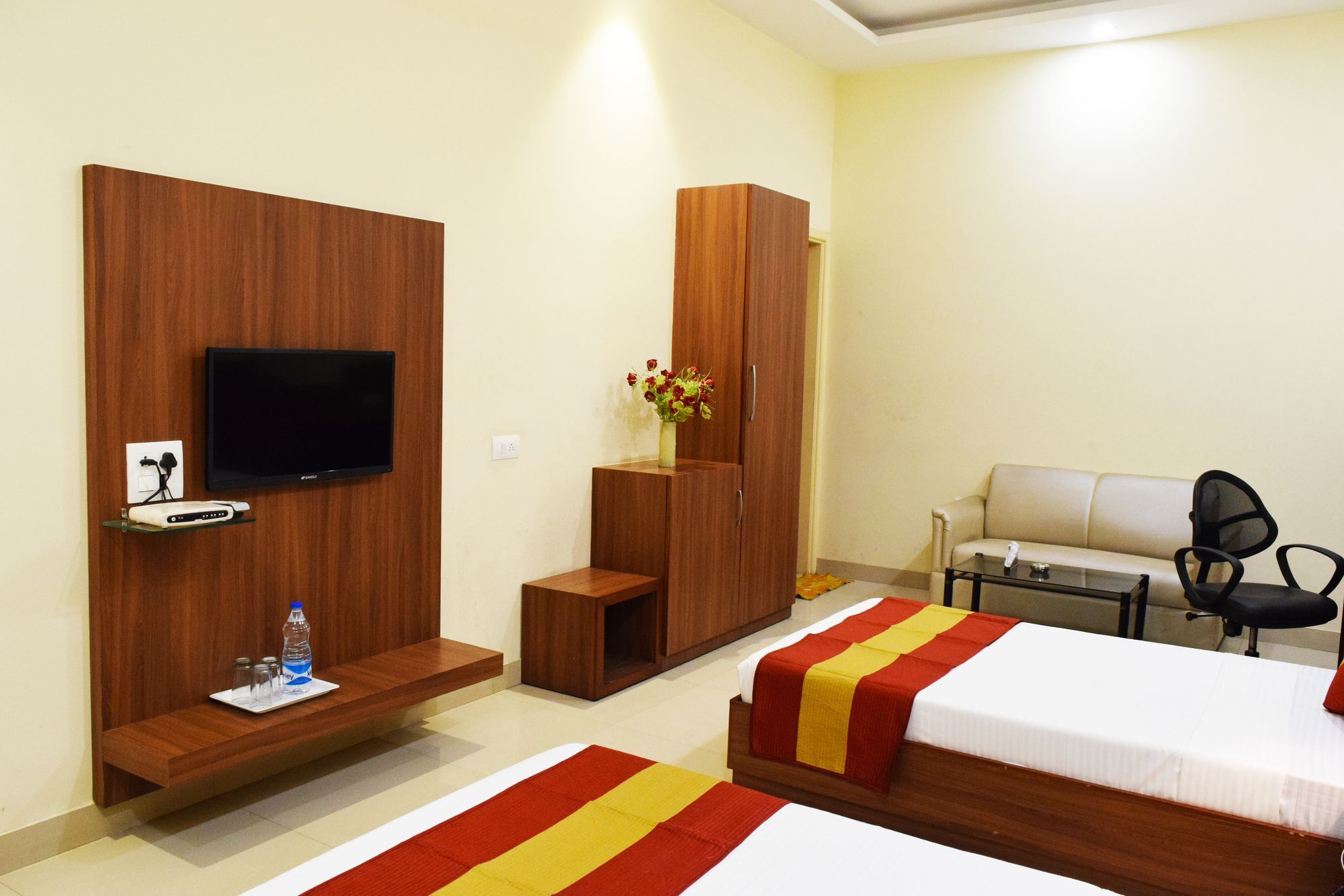 Hotel Palace Amritsar Buitenkant foto