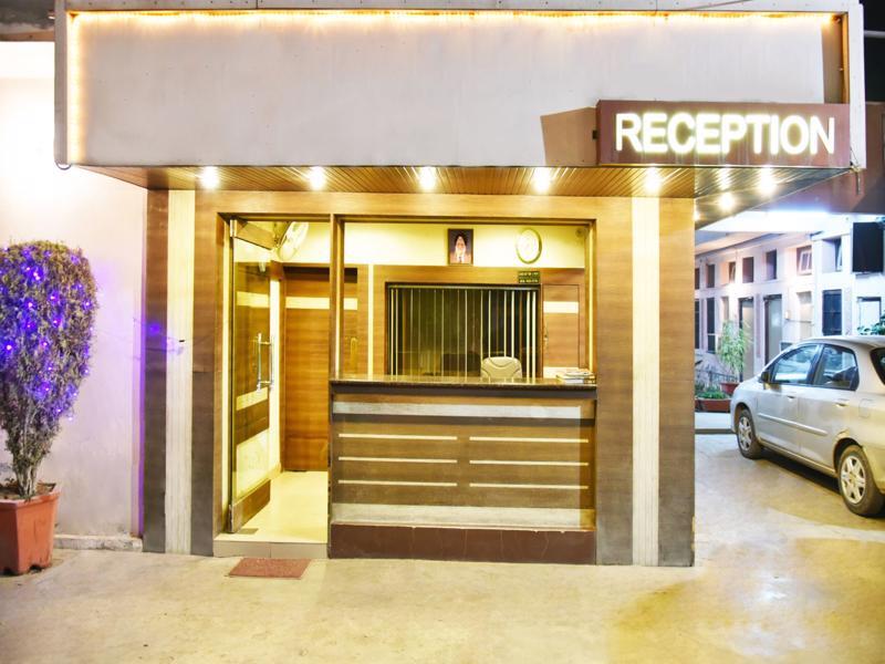 Hotel Palace Amritsar Buitenkant foto