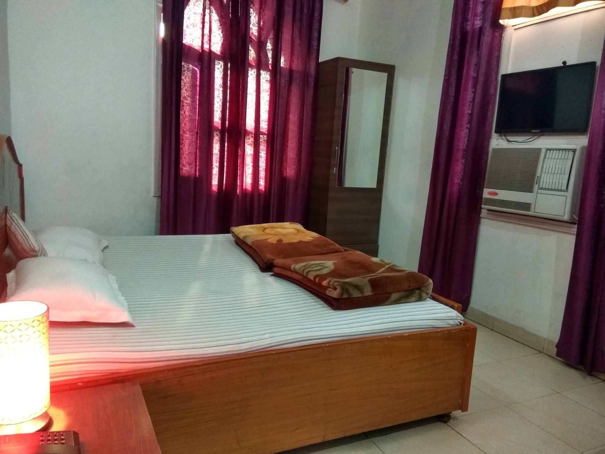 Hotel Palace Amritsar Buitenkant foto