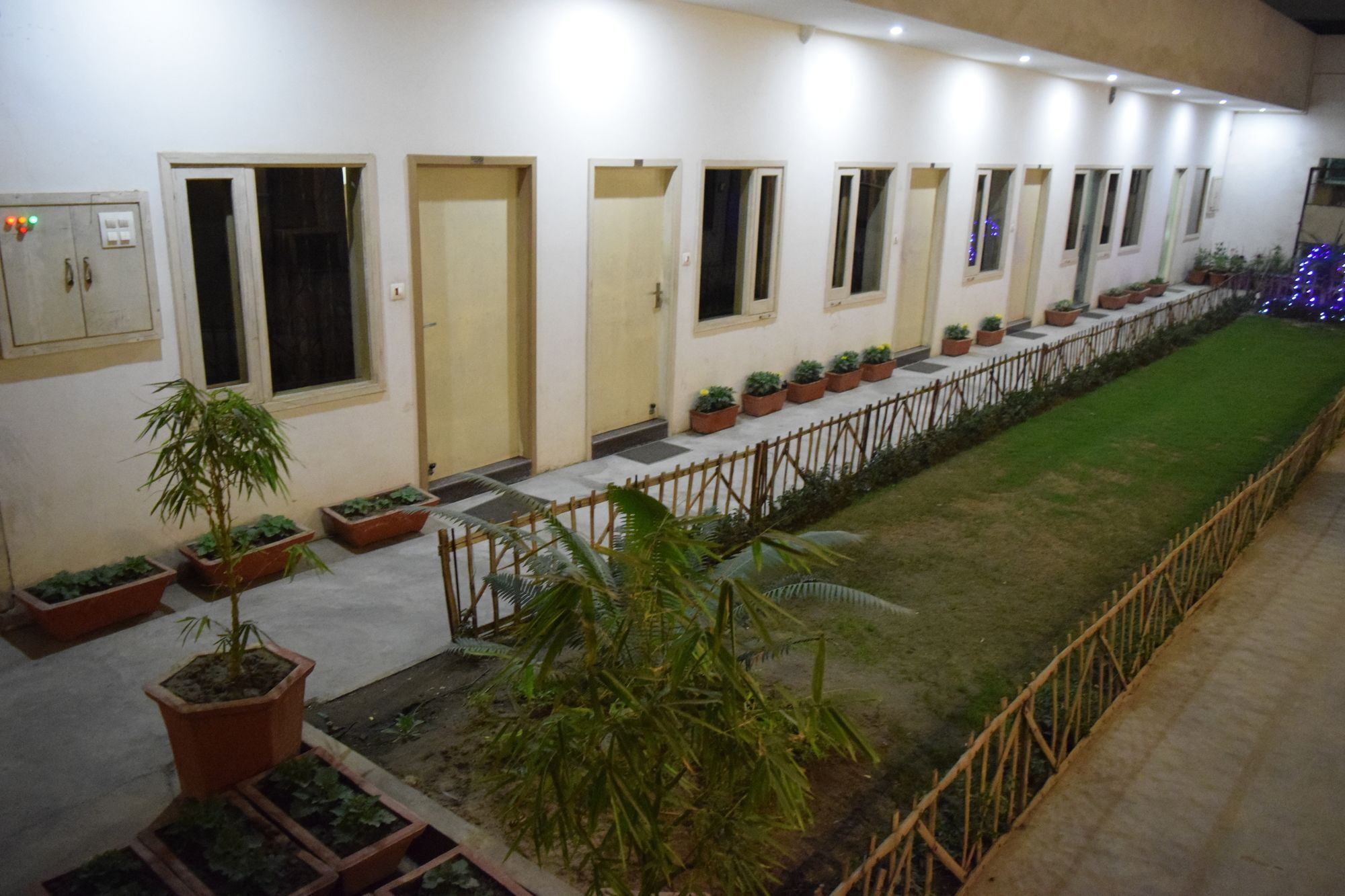 Hotel Palace Amritsar Buitenkant foto