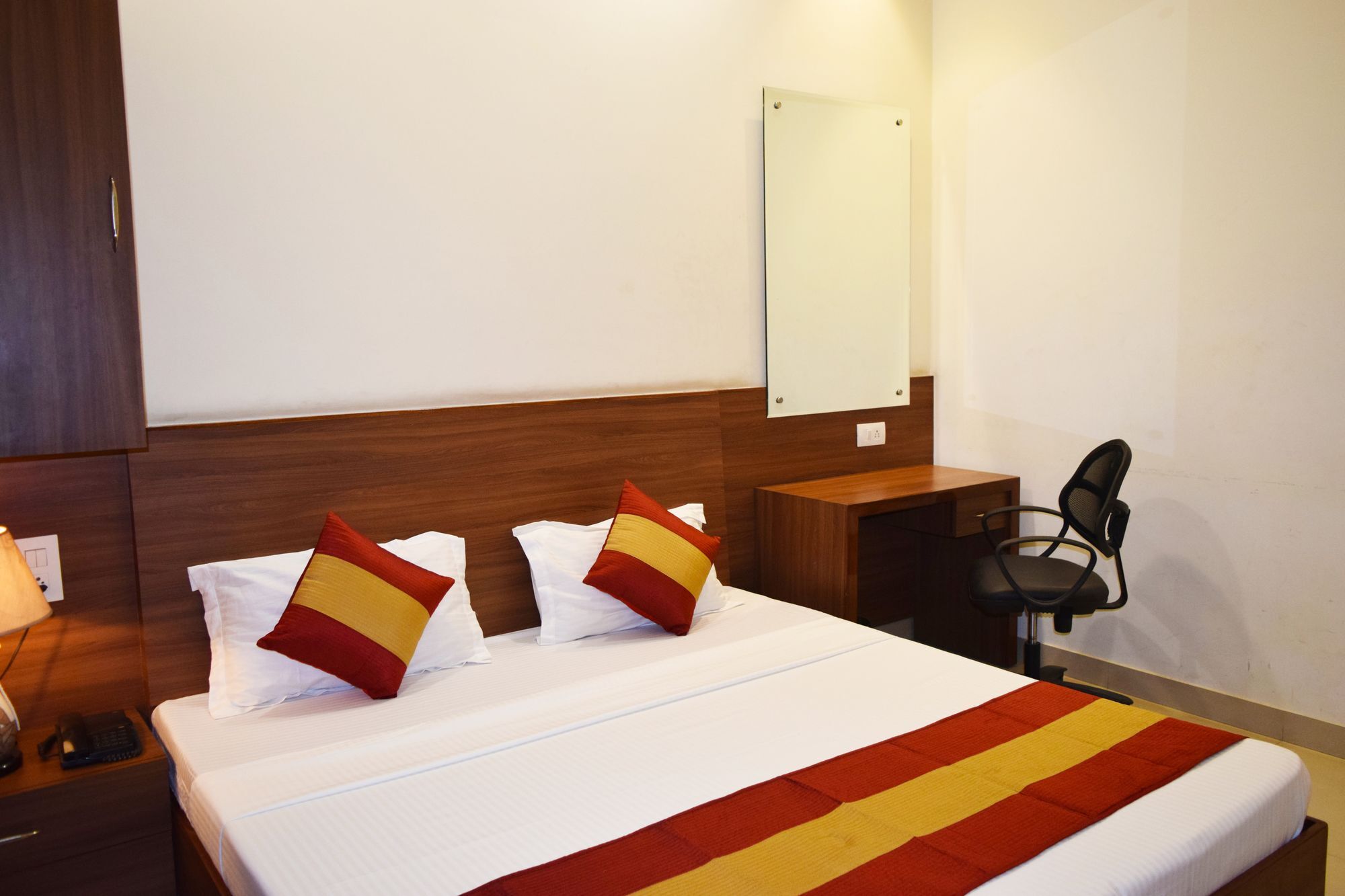 Hotel Palace Amritsar Buitenkant foto